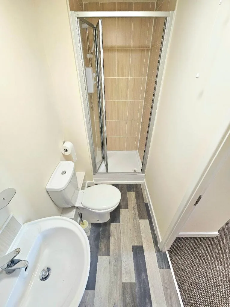 3 bedroom semi-detached house for rent