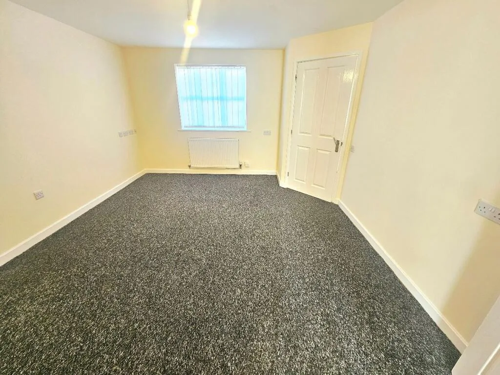 3 bedroom semi-detached house for rent