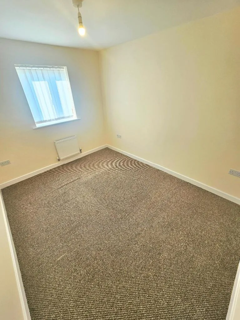 3 bedroom semi-detached house for rent