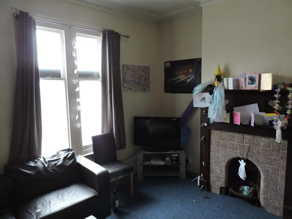 7 bedroom maisonette for rent