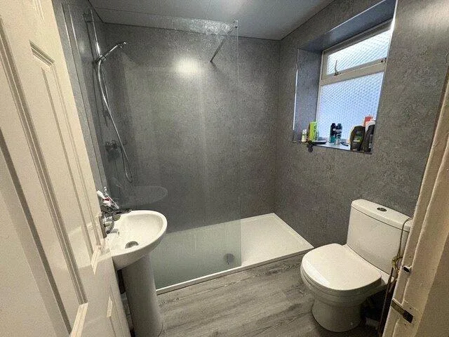 7 bedroom maisonette for rent