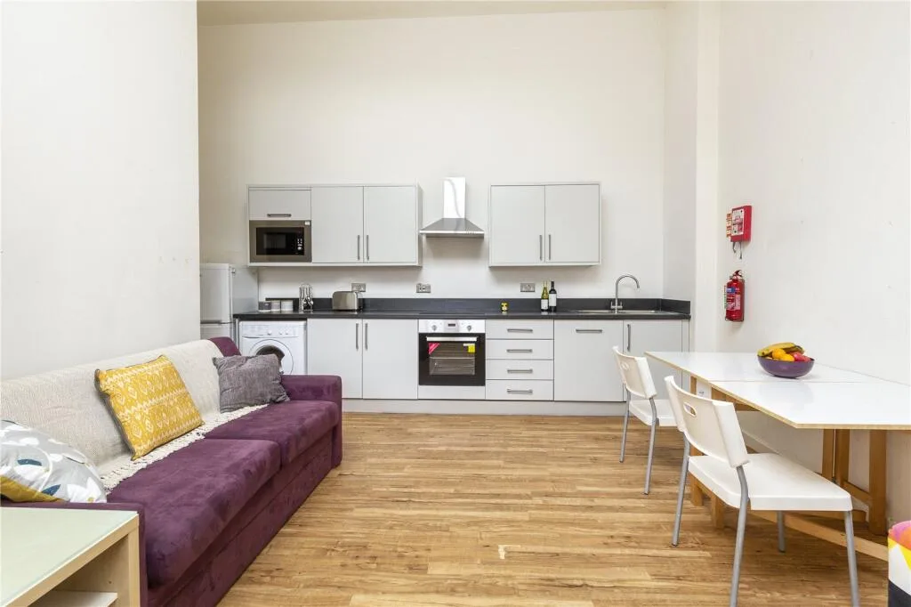 6 bedroom apartment for rent