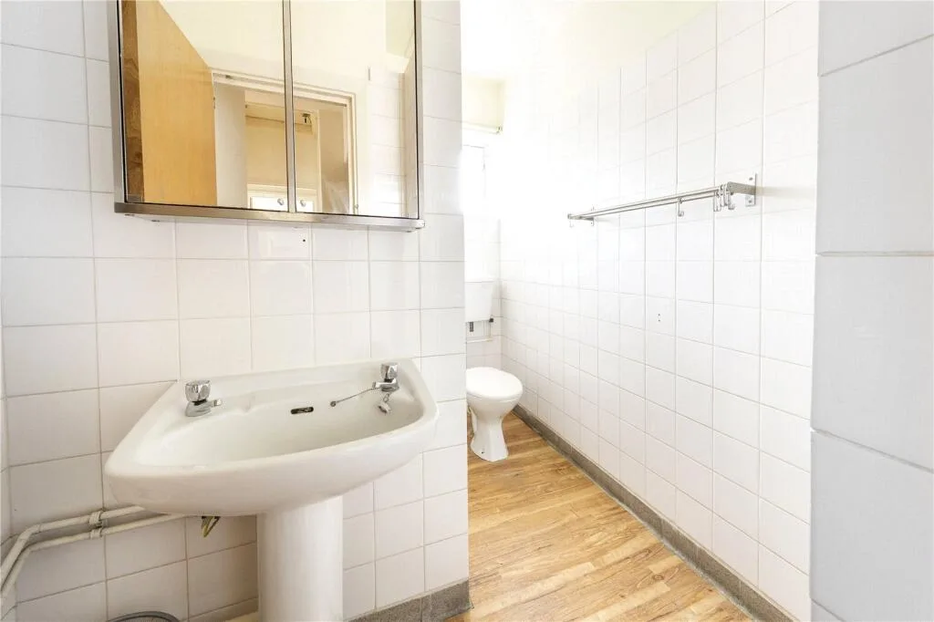 6 bedroom apartment for rent