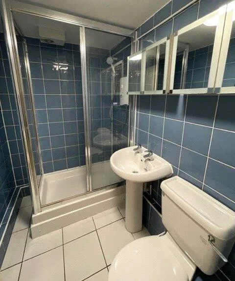 6 bedroom apartment for rent
