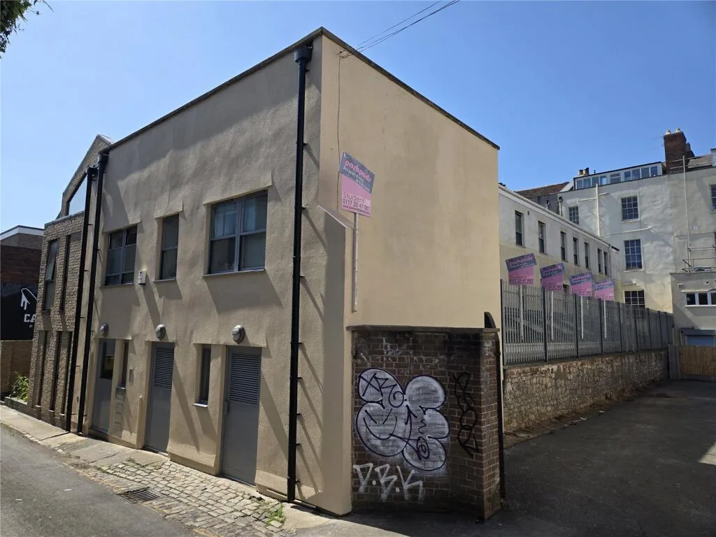 6 bedroom apartment for rent