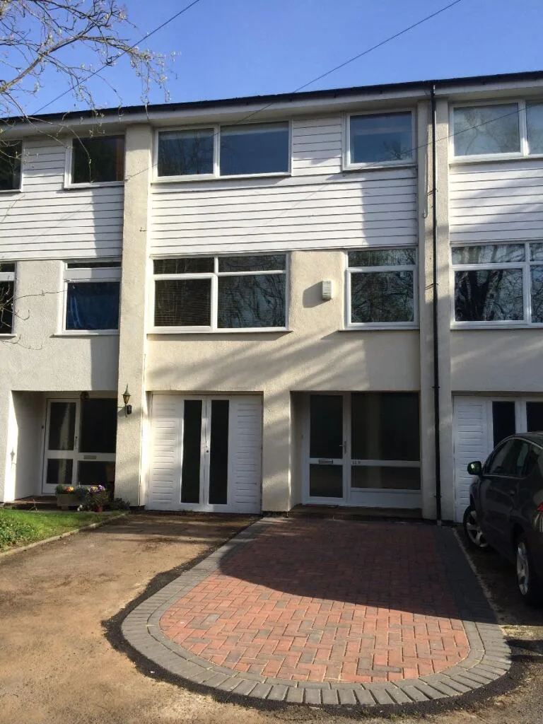 4 bedroom terraced house for rent