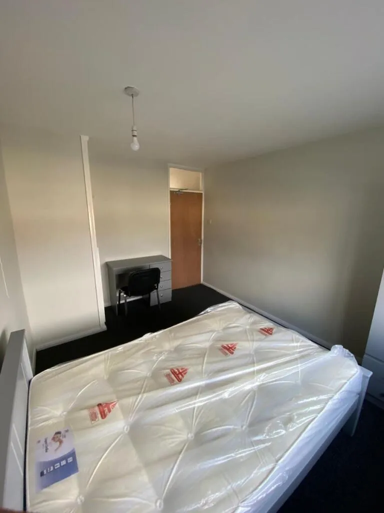 4 bedroom flat for rent