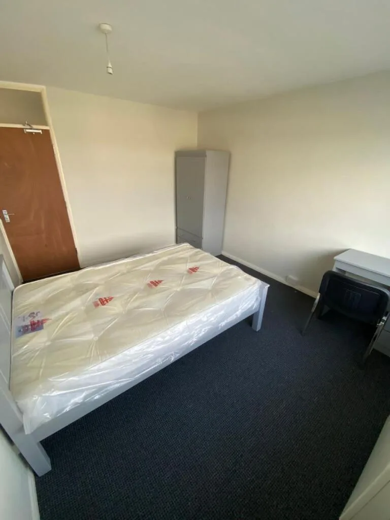 4 bedroom flat for rent