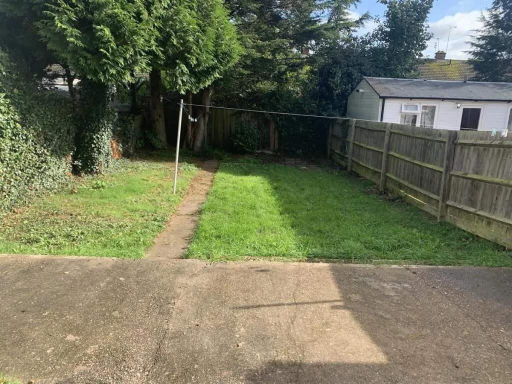 4 bedroom semi-detached house for rent
