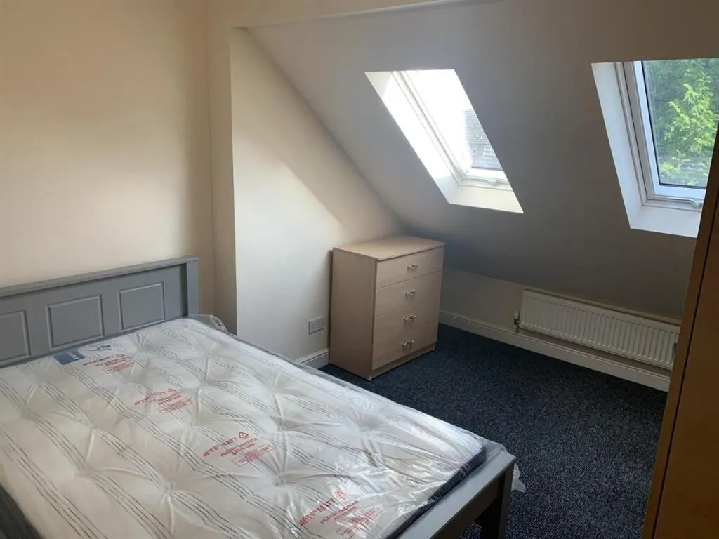 4 bedroom semi-detached house for rent