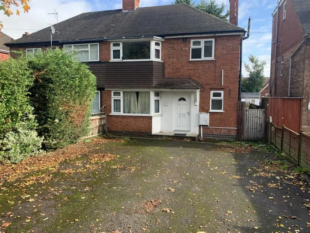 4 bedroom semi-detached house for rent