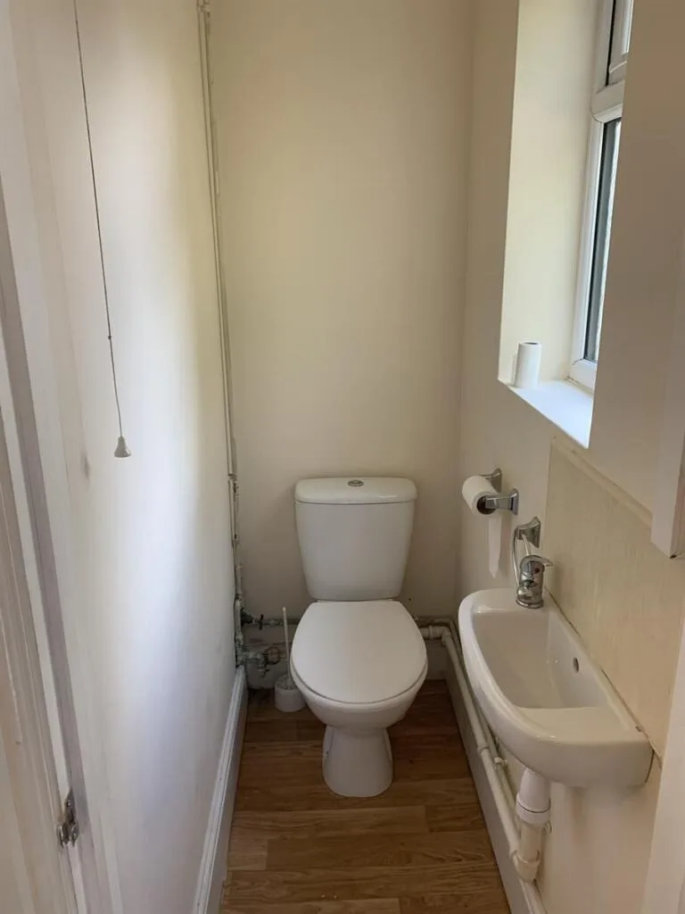 4 bedroom semi-detached house for rent