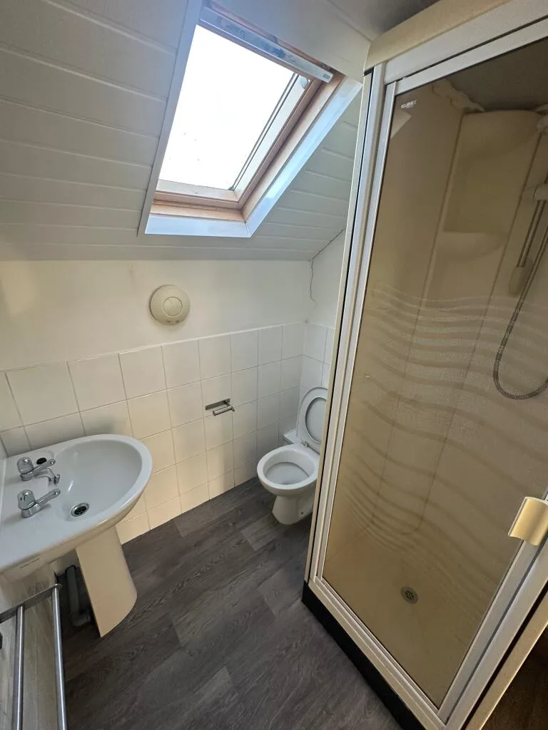 7 bedroom semi-detached house for rent
