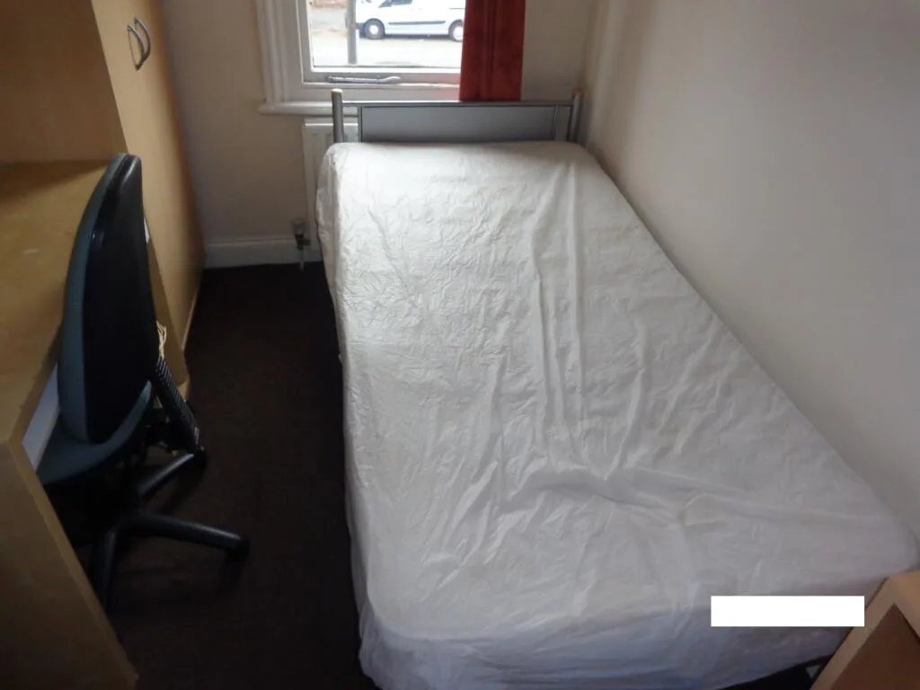 6 bedroom terraced house for rent
