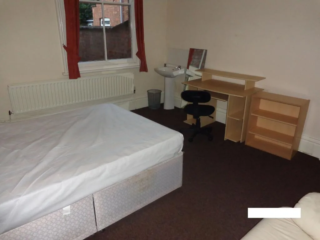 6 bedroom terraced house for rent