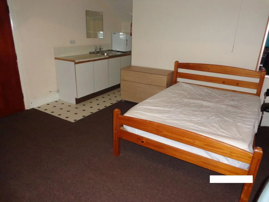 6 bedroom terraced house for rent
