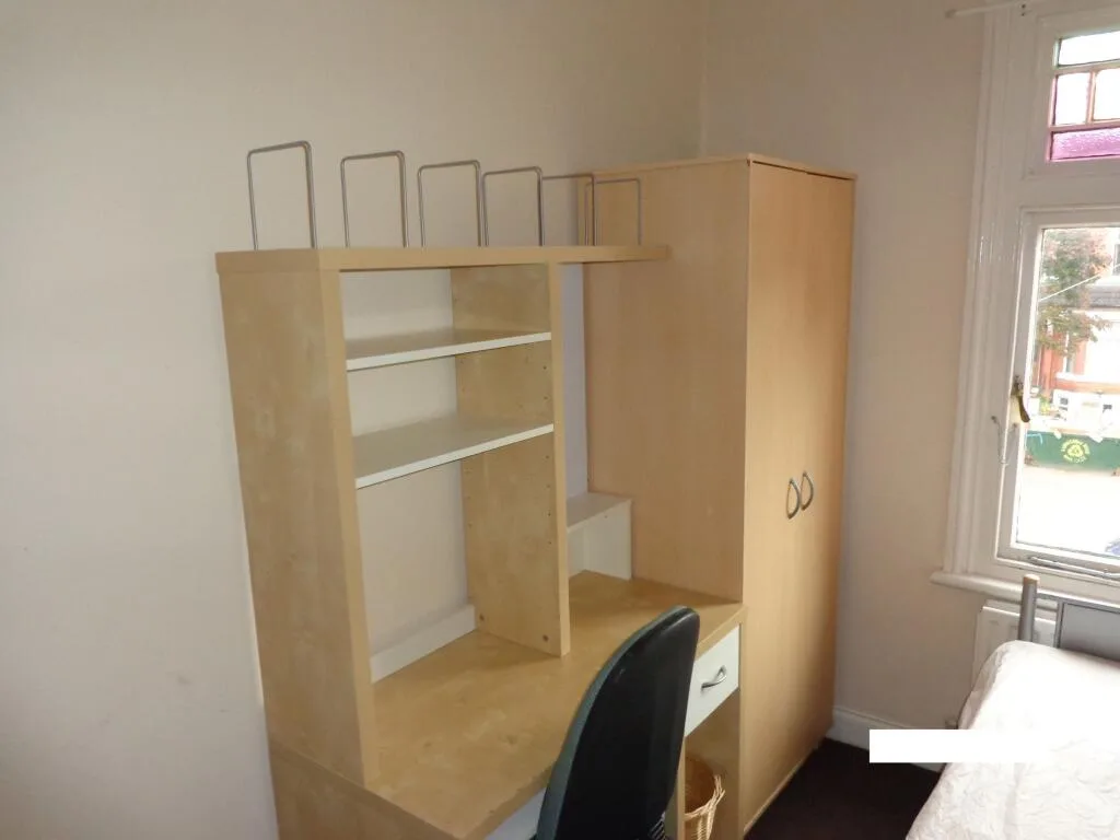 6 bedroom terraced house for rent
