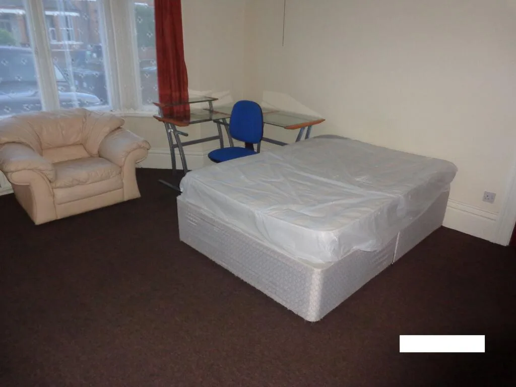 6 bedroom terraced house for rent