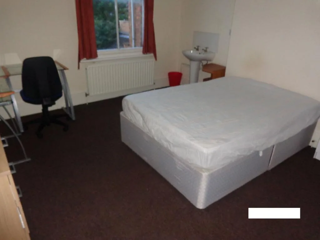 6 bedroom terraced house for rent