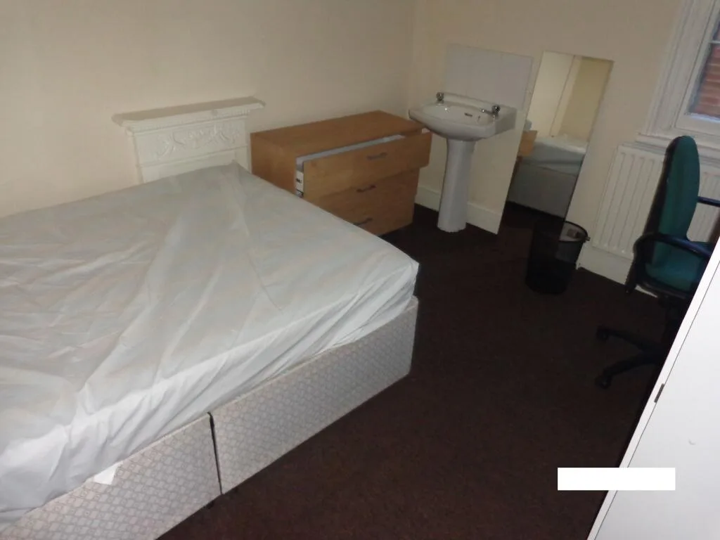 6 bedroom terraced house for rent