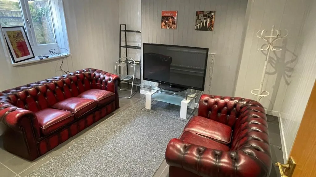 6 bedroom terraced house for rent