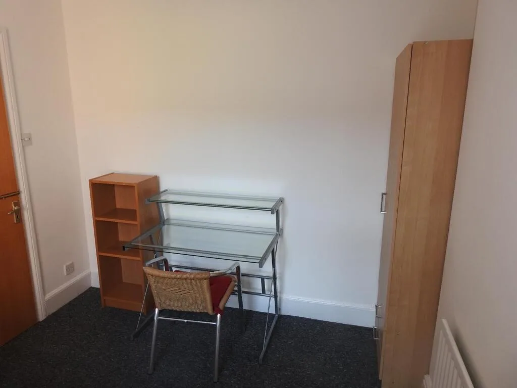 6 bedroom terraced house for rent