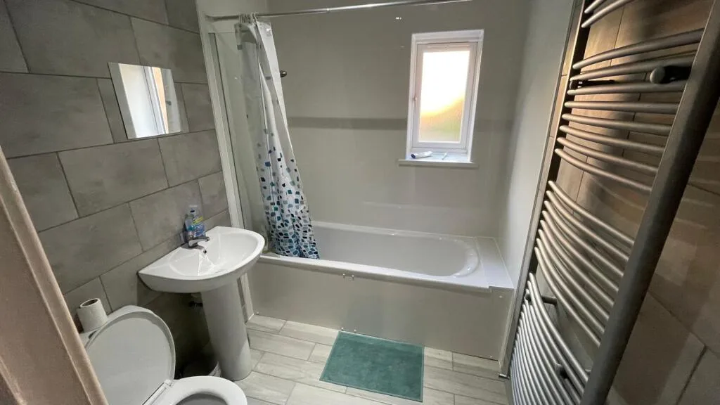 6 bedroom terraced house for rent