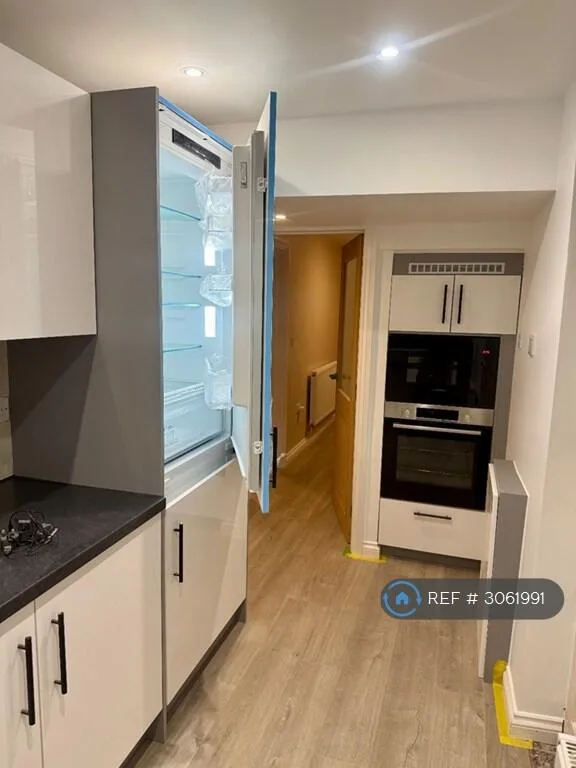 3 bedroom semi-detached house for rent