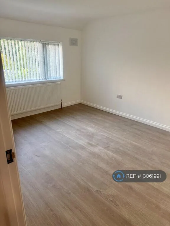 3 bedroom semi-detached house for rent