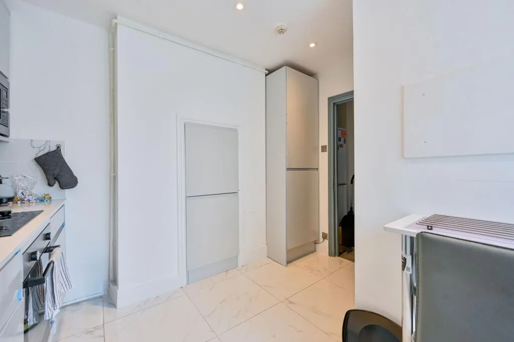 3 bedroom maisonette for rent