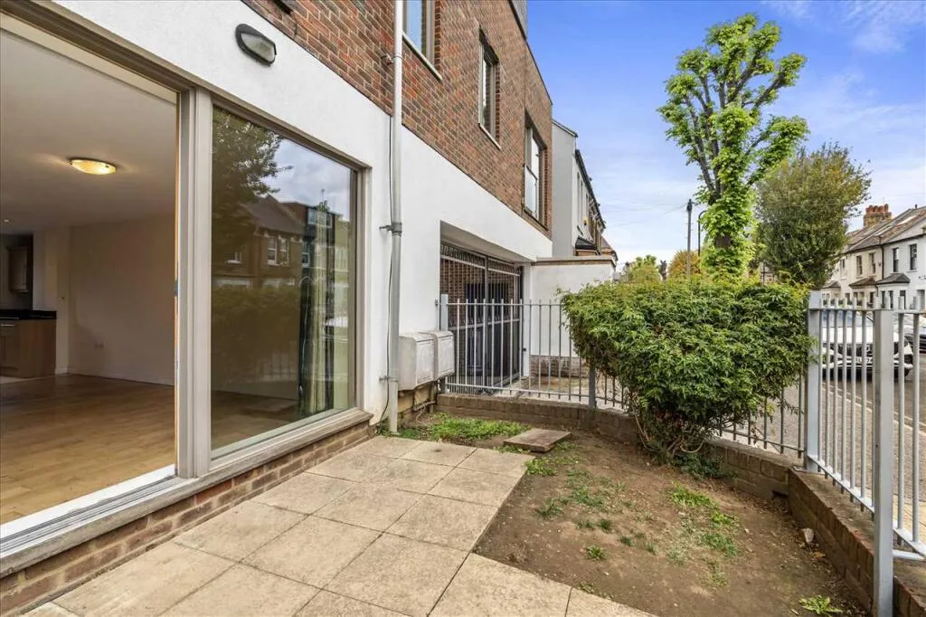 2 bedroom flat for rent