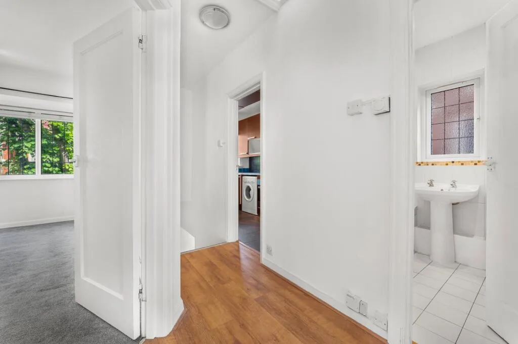 2 bedroom maisonette for rent