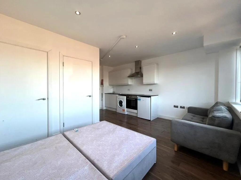 Studio flat for rent