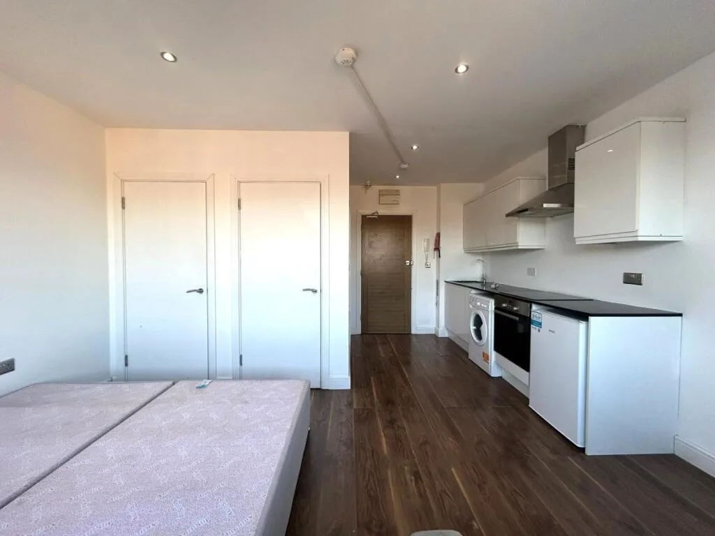 Studio flat for rent