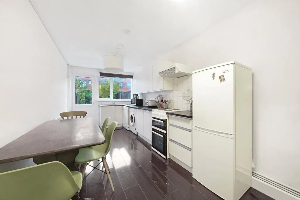 4 bedroom terraced house for rent