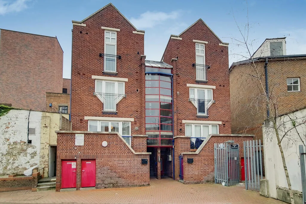 Studio flat for rent