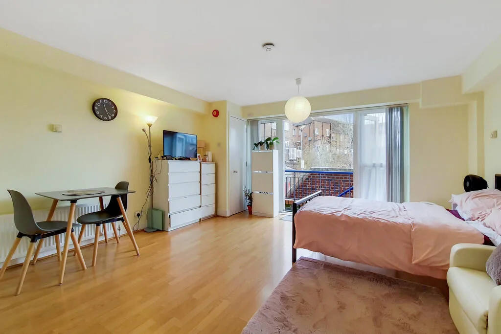 Studio flat for rent