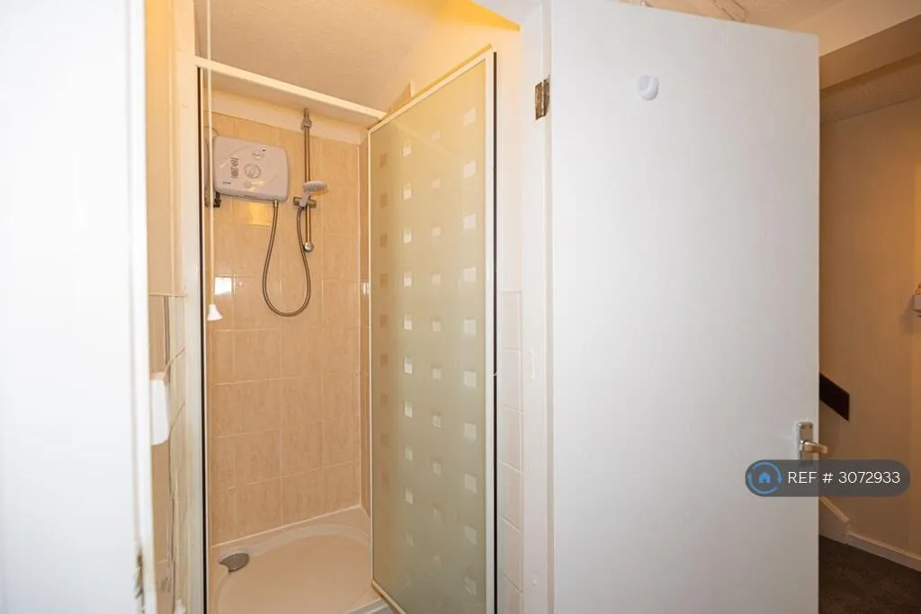 3 bedroom maisonette for rent