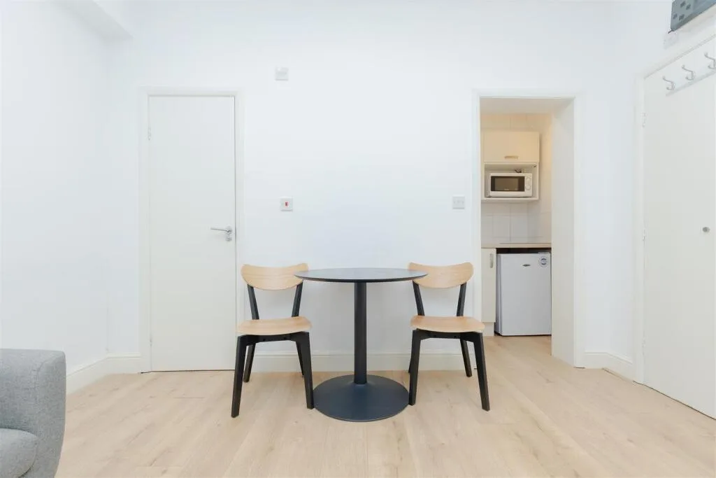 Studio flat for rent