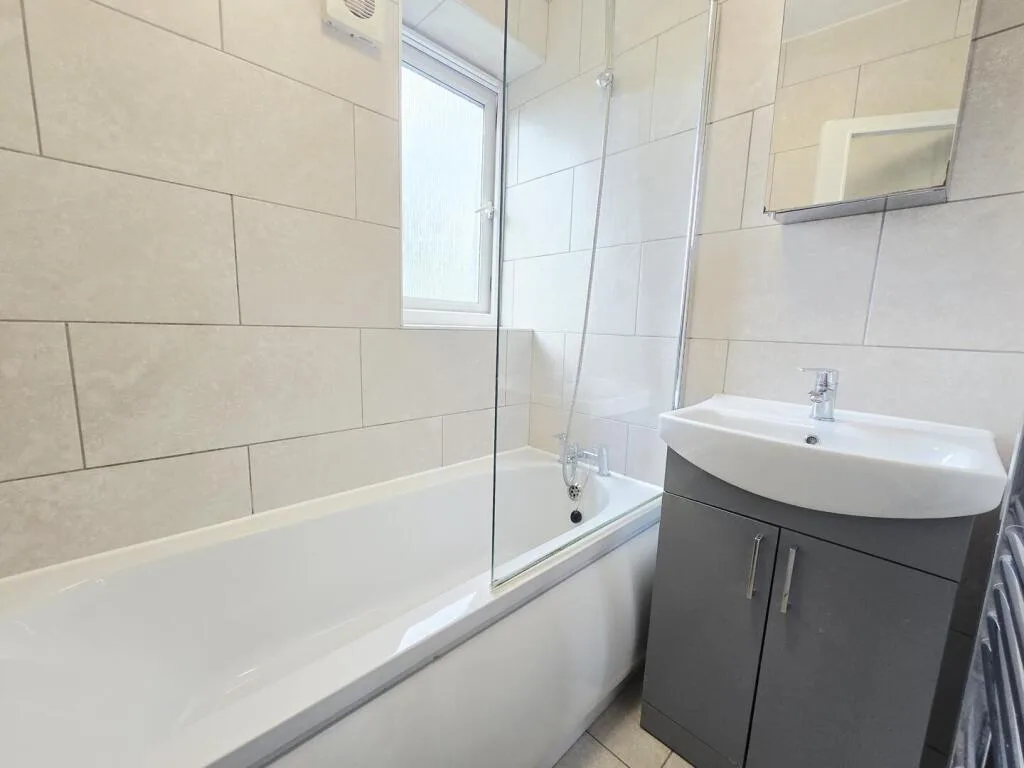 3 bedroom flat for rent