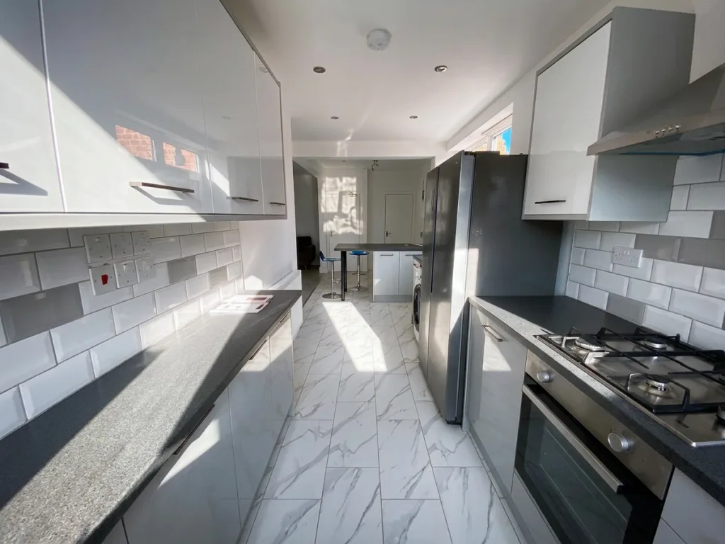 6 bedroom house for rent