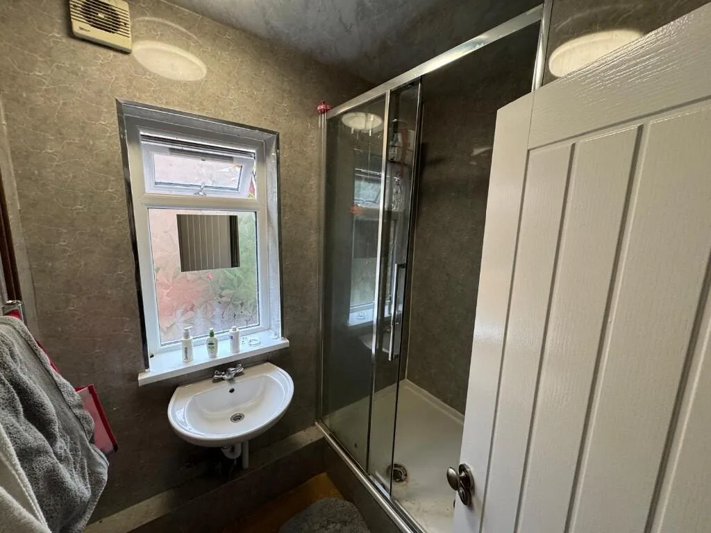5 bedroom detached house for rent