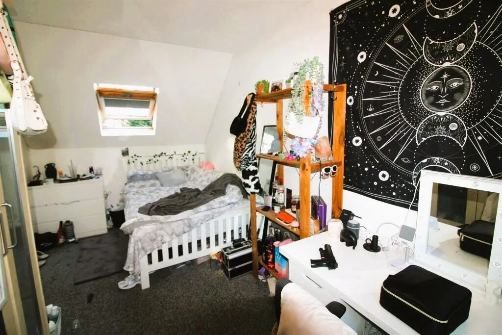 5 bedroom detached house for rent