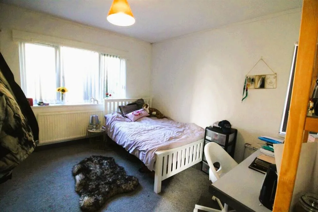 5 bedroom detached house for rent