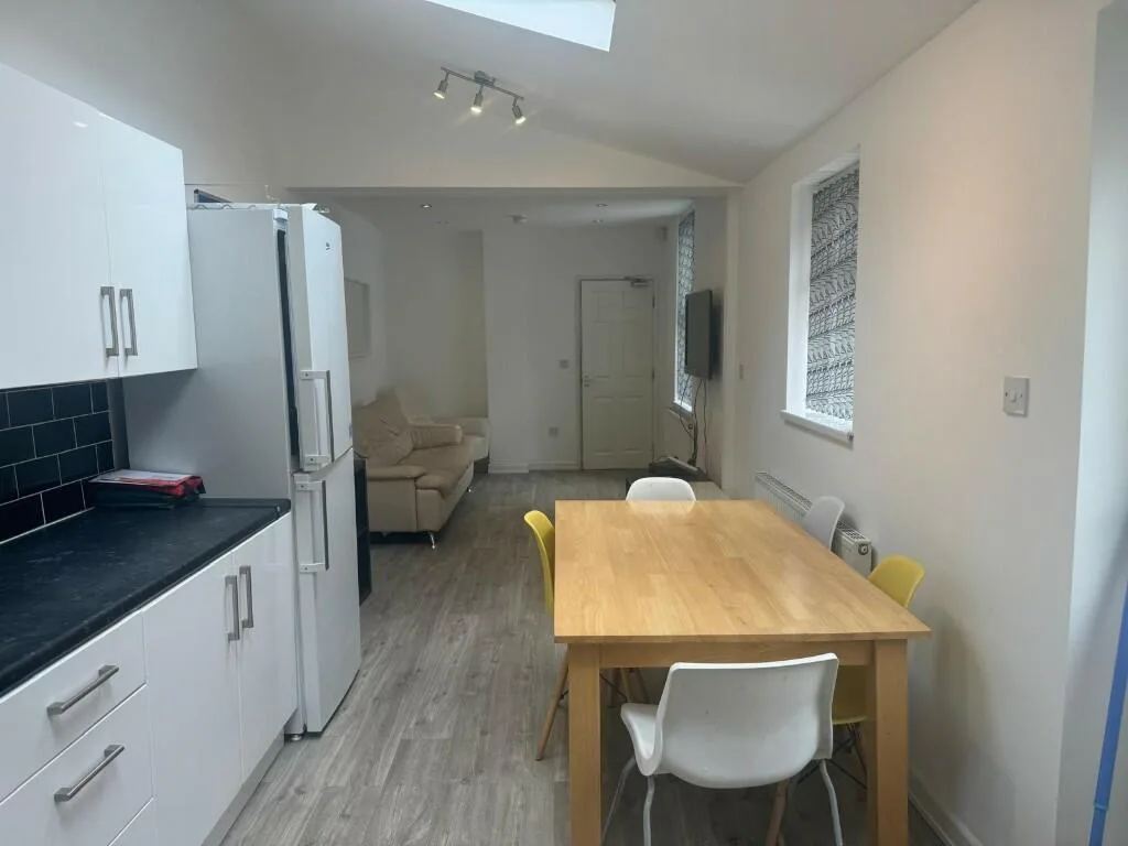 4 bedroom terraced house for rent
