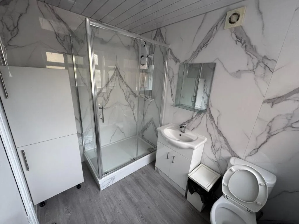 5 bedroom terraced house for rent