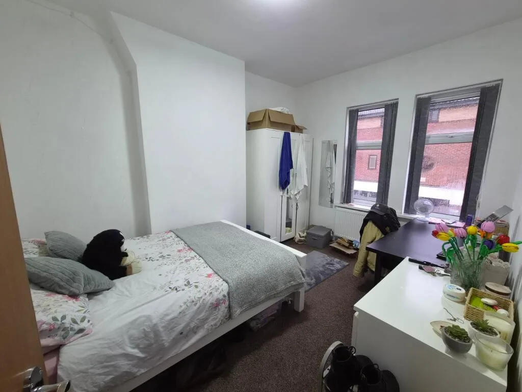 5 bedroom terraced house for rent