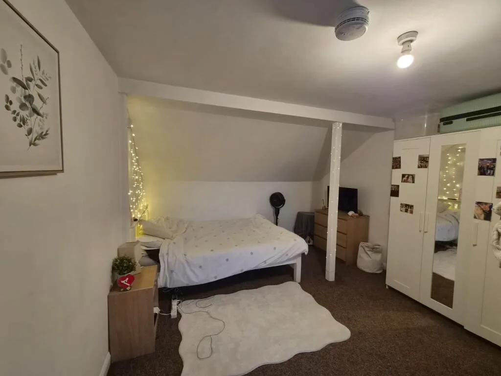 5 bedroom terraced house for rent