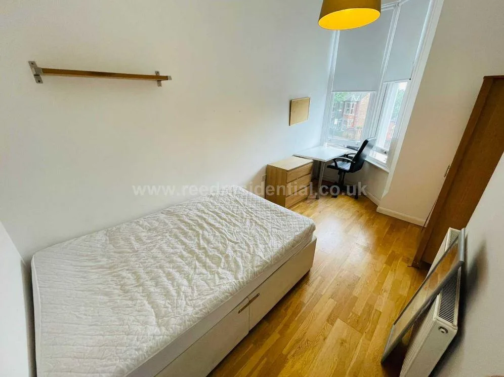 6 bedroom flat for rent