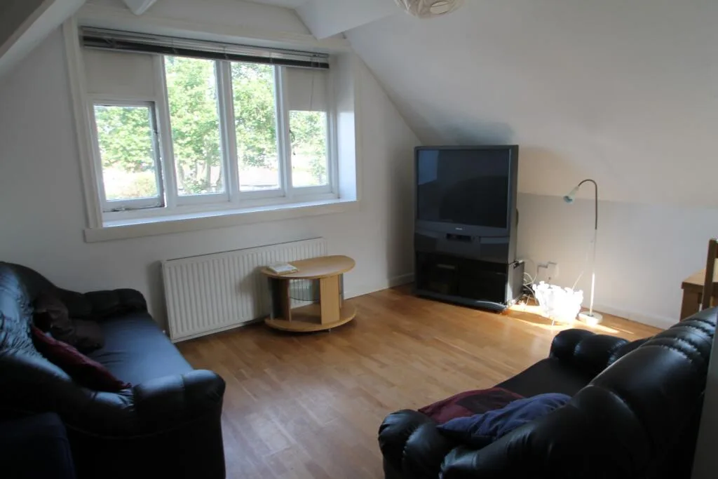 6 bedroom flat for rent